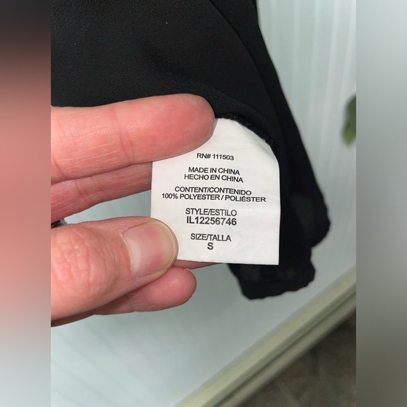 Black Lily White Top - Picture 3 of 5